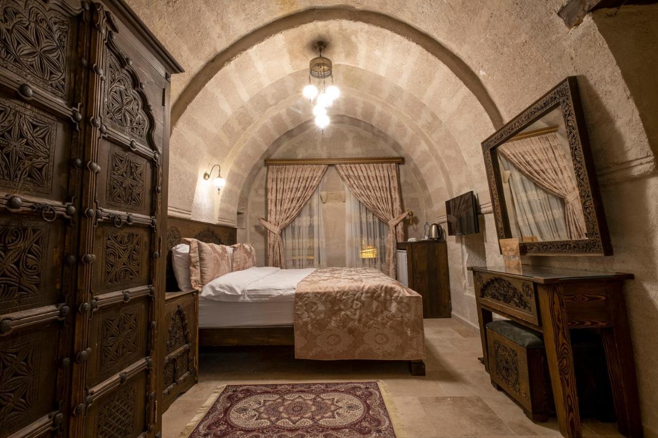Underground Cave Suites Hotel Гьореме Екстериор снимка