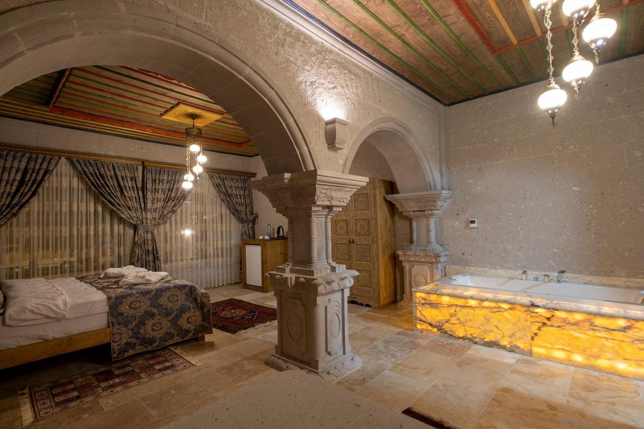 Underground Cave Suites Hotel Гьореме Екстериор снимка