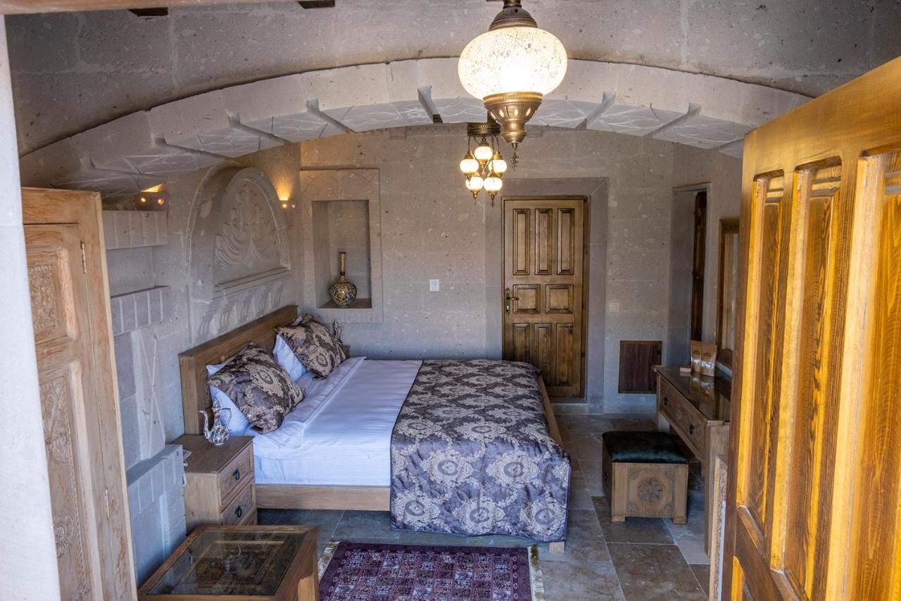 Underground Cave Suites Hotel Гьореме Екстериор снимка