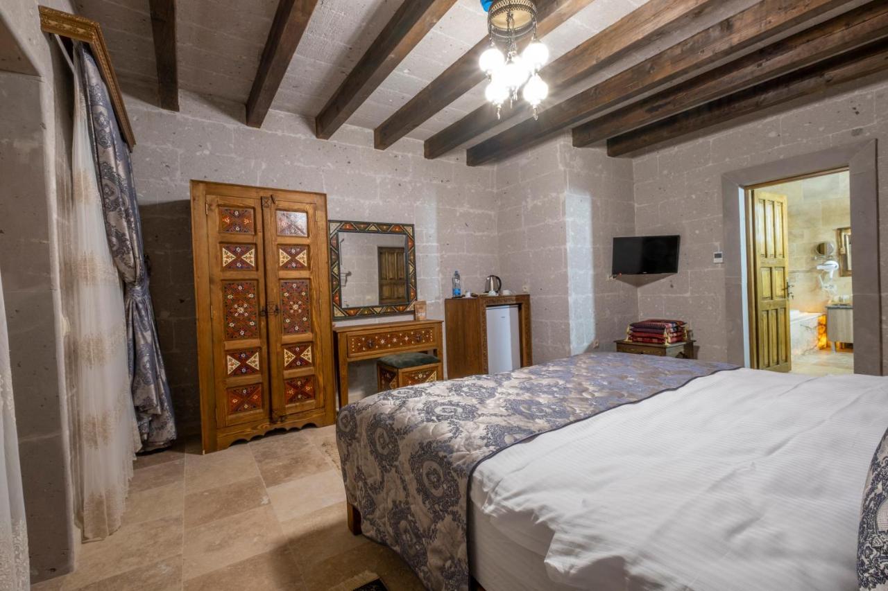 Underground Cave Suites Hotel Гьореме Екстериор снимка