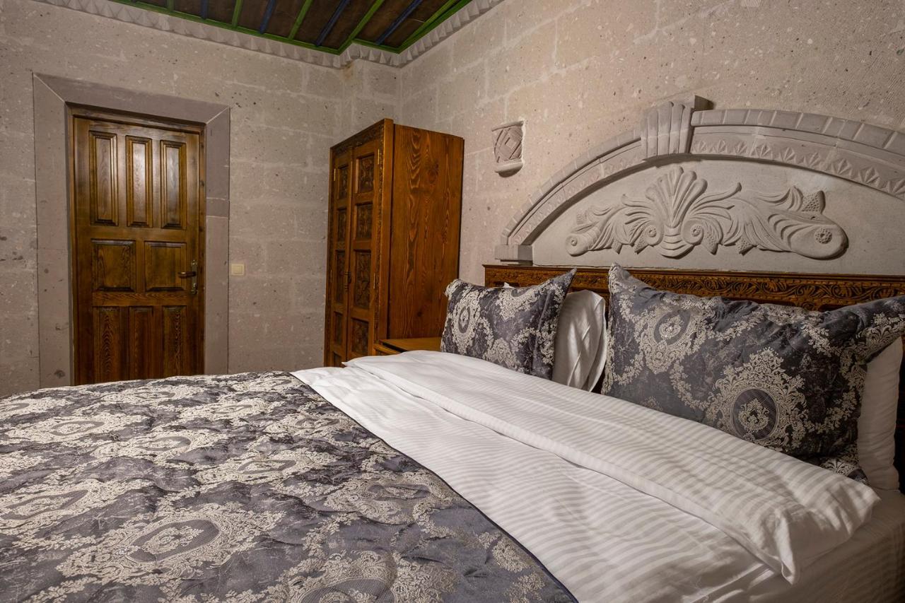 Underground Cave Suites Hotel Гьореме Екстериор снимка