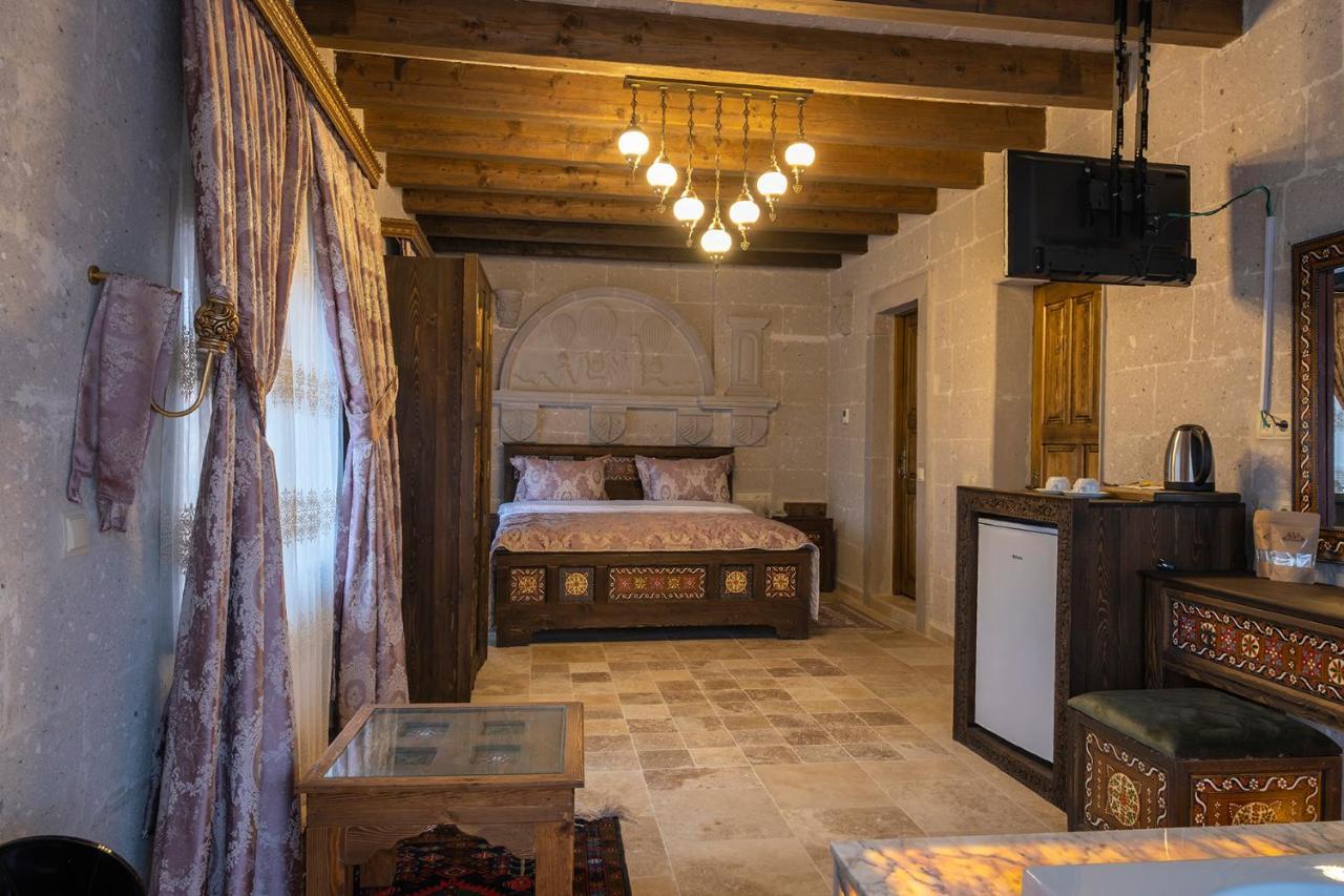 Underground Cave Suites Hotel Гьореме Екстериор снимка